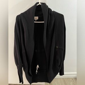 Black Wilfred shrug: size xs